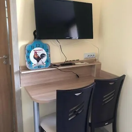 Cute Apt, Pollo * Slantchev Briag